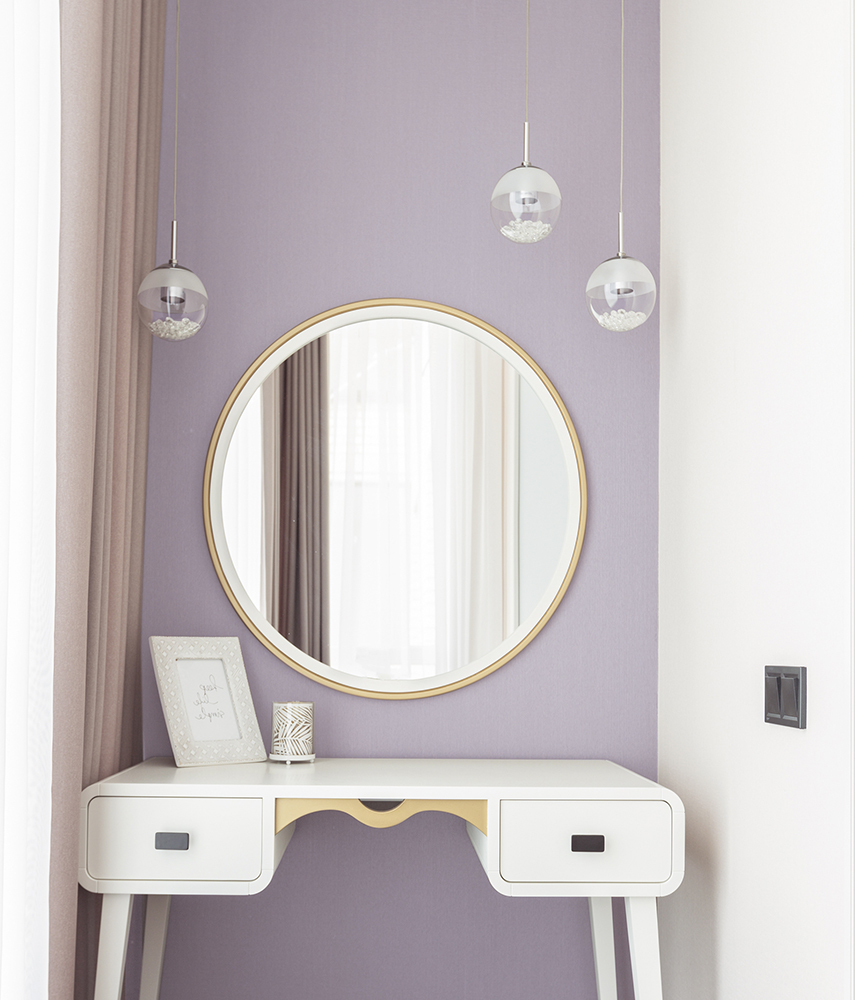 Boudoir room with mirror for make up Ảnh thi công giấy dán tường TWP1669